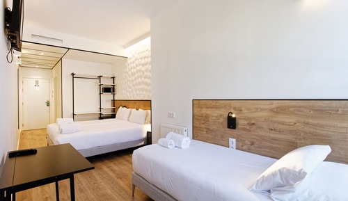 Habitación triple estándar, vistas a la ciudad