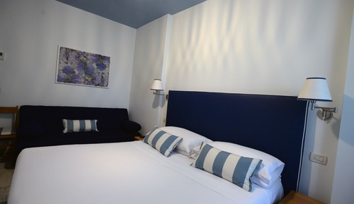 Camera familiare con letto alla francese