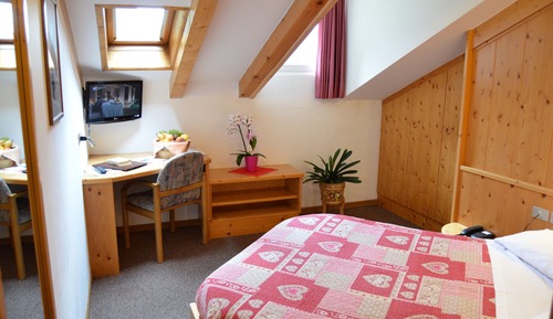 Habitación clásica con 1 cama doble o 2 individuales (Bucaneve)