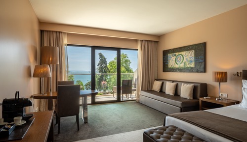 Habitación Premium con 1 cama doble o 2 individuales, balcón, vistas al mar