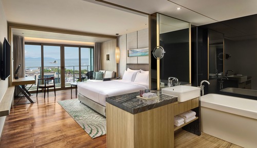 Habitación Deluxe doble, 1 cama de matrimonio grande, vistas a la ciudad