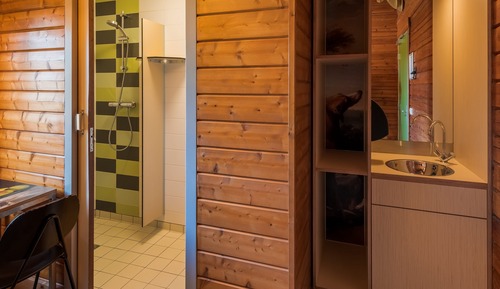 Habitación estándar con 2 camas individuales, baño privado (Bunk beds)