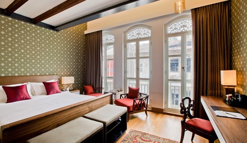Habitación Premier, 1 cama de matrimonio grande (The Puteri)