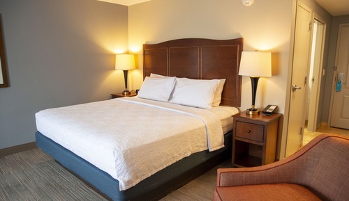 1 cama de matrimonio grande