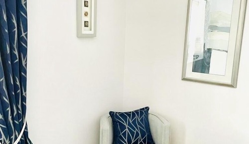 Habitación con 1 cama doble o 2 individuales, baño privado