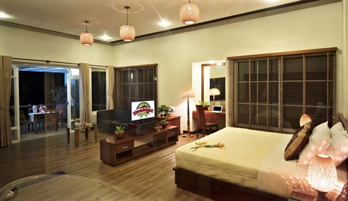 Habitación básica, piscina privada, vistas al jardín (Suite)