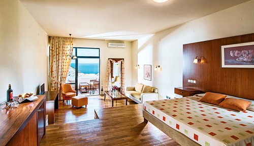 Junior Suite Land View