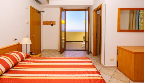 Habitación doble, balcón