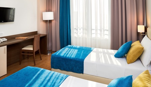 Habitación estándar con 1 cama doble o 2 individuales
