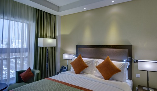 Habitación estándar, 1 cama de matrimonio grande, no fumadores, vistas a la ciudad