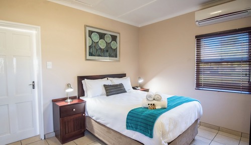 Standard Chalet Double 1 Double Bed Kitchenette Garden Area