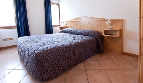 Habitación estándar con 1 cama doble o 2 individuales
