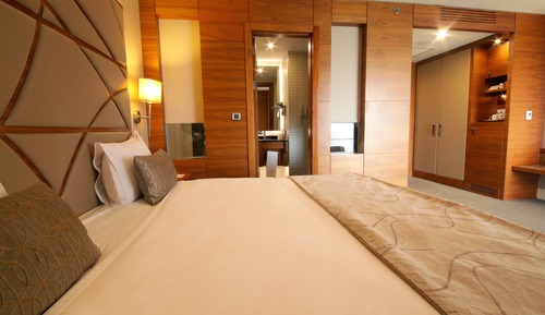 Habitación doble superior, habitaciones comunicadas, vistas parciales al mar