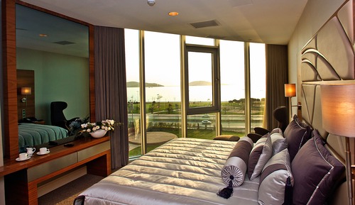 Suite presidencial, 1 cama de matrimonio grande, bañera de hidromasaje, mirando al mar