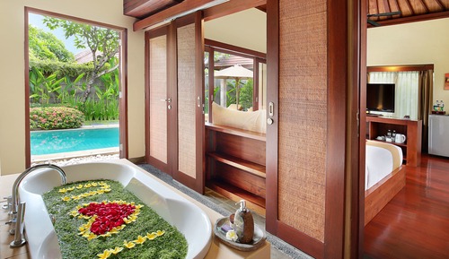 Honeymoon Pool Villa with Floating Breakfast