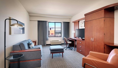 Suite, 1 habitación (Mobility/Hearing Access, Roll-In Shwr)