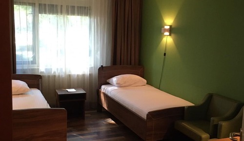 Habitación Confort con 1 cama doble o 2 individuales, accesible para personas con discapacidad