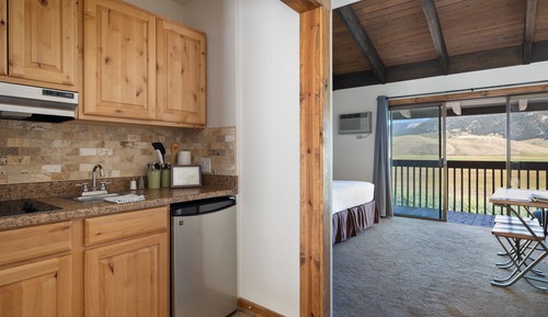 Large Deluxe, Balcony, Kitchenette, 2 Queen
