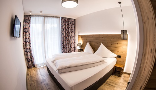Deluxe Apartment, 3 Bedrooms, Balcony (incl. Cleaning Fee 380 EUR)