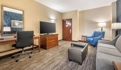 Suite, varias camas, frigorífico y microondas (Upper Floor, 2 Rooms, Sofabed)