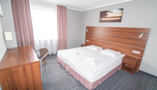 Suite estándar, 1 cama de matrimonio grande con sofá cama, vistas a la ciudad