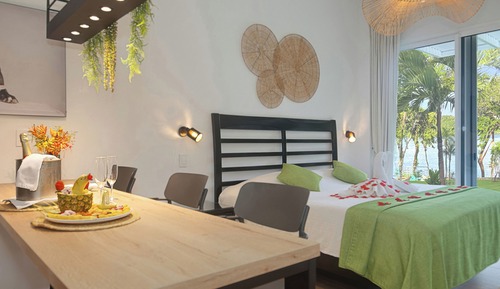 Bungalow, 1 cama de matrimonio grande con sofá cama, mirando al mar