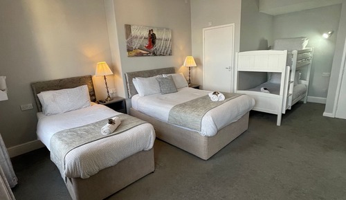 Gold Seaview Family of 4 + Sofa Bed