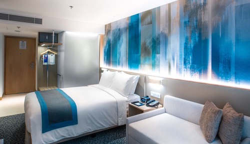 Habitación estándar, 1 cama de matrimonio con sofá cama (Airport View)