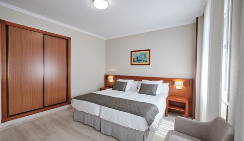 Habitación estándar con 1 cama doble o 2 individuales, baño privado