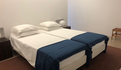 Habitación estándar con 1 cama doble o 2 individuales
