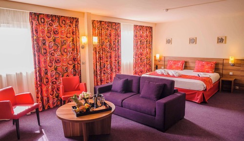 Suite junior, 1 cama de matrimonio grande con sofá cama
