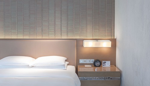 Habitación Club, 1 cama de matrimonio grande (22F-28F)