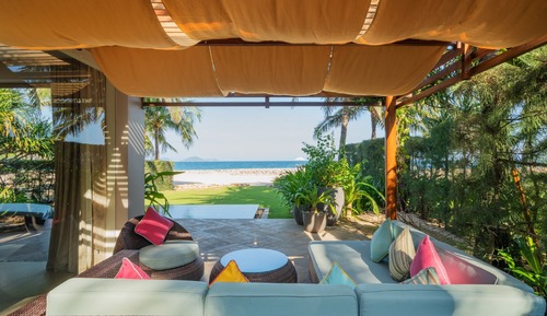 Villa, frente a la playa