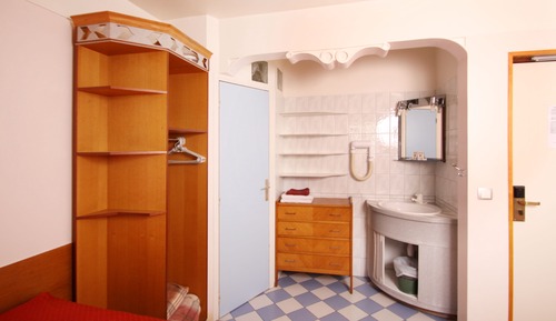 Habitación triple, baño compartido (Private WC)