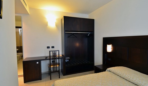 Habitación clásica con 2 camas individuales, baño privado