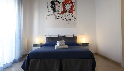 Habitación cuádruple familiar, 1 cama doble con sofá cama, baño privado, vistas a la ciudad