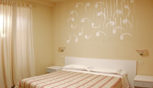 Habitación económica con 1 cama doble o 2 individuales, con vistas