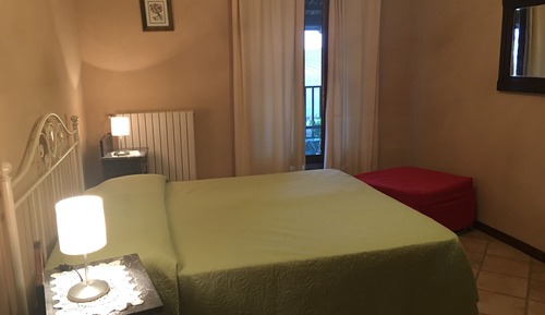Apartamento económico, 1 habitación, cocina, vistas al viñedo