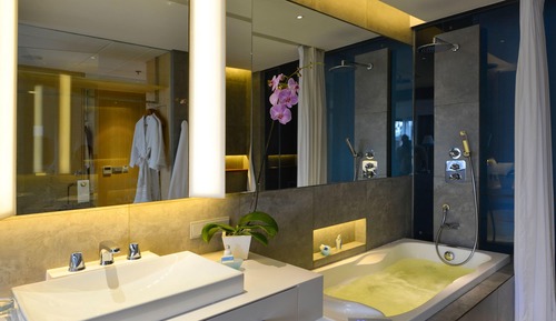 Deluxe Double Room with Jacuzzi