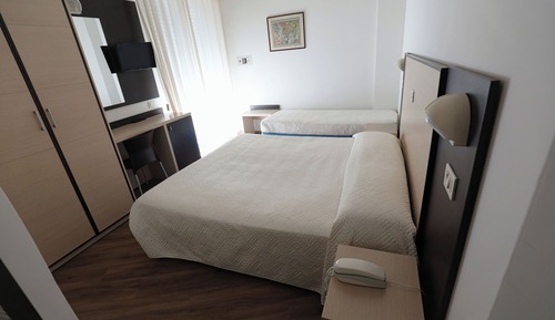 Habitación triple Deluxe, balcón, vistas al mar