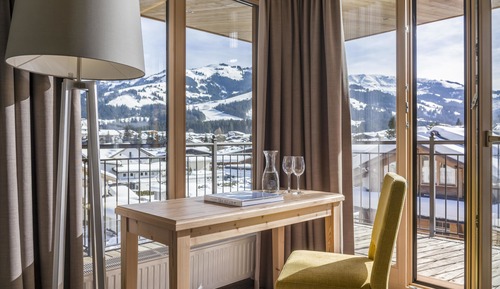 Suite panorámica, 1 cama de matrimonio grande con sofá cama, bañera, vistas a la montaña