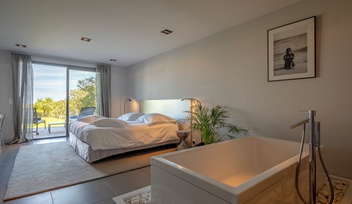 Habitación doble, acceso a la piscina, vistas al mar (Belhara)