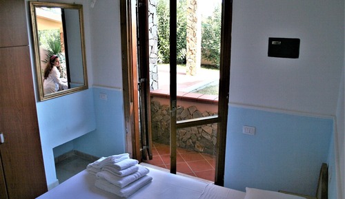 Villa Confort, 1 habitación, cocina básica, vistas al jardín