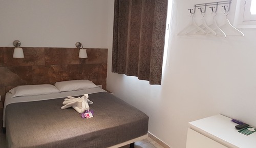 Habitación económica doble, baño privado
