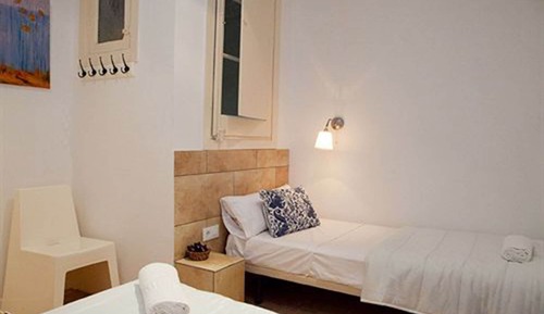 Habitación triple económica, baño privado