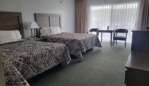 Habitación, 2 camas de matrimonio, vistas al puerto