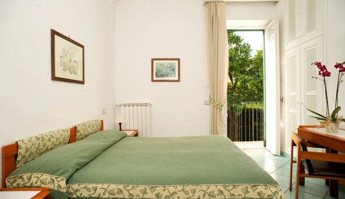 Habitación triple, balcón