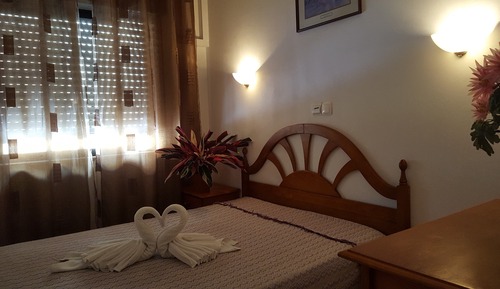 Habitación doble, baño privado