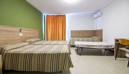 Habitación cuádruple ( for 2 adults and 2 children)