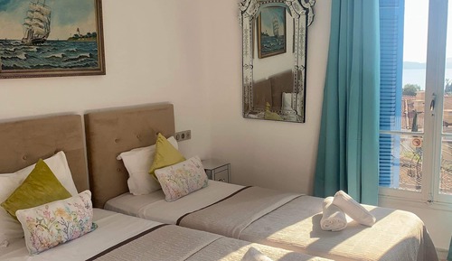 Habitación con 2 camas individuales, vistas al mar